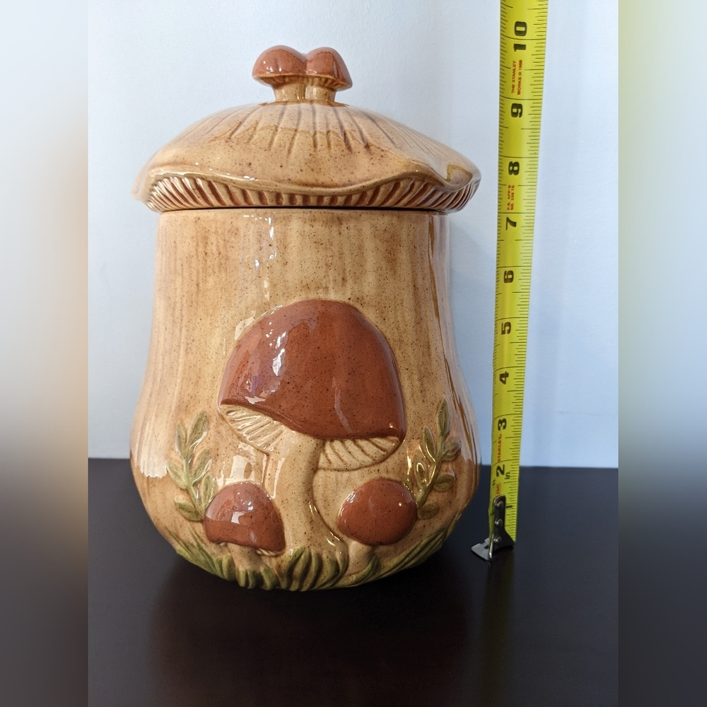 Vintage Ceramic Arnels Mushroom Canister - Picture 3 of 7